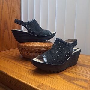 Fly London Black Wedge Peep Toe Sandals Women's Size 38/7.5-8 Vented  Wedge